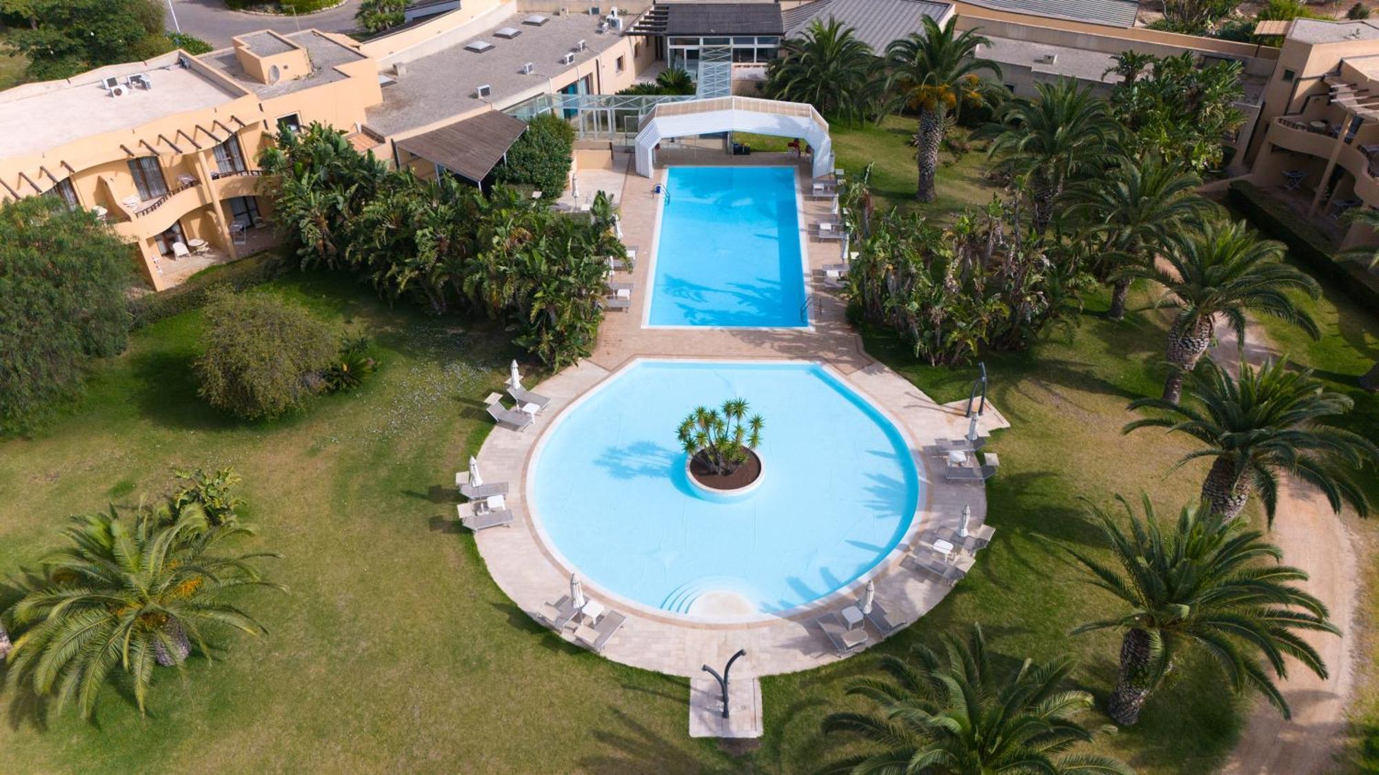 Voi Arenella Resort 4*